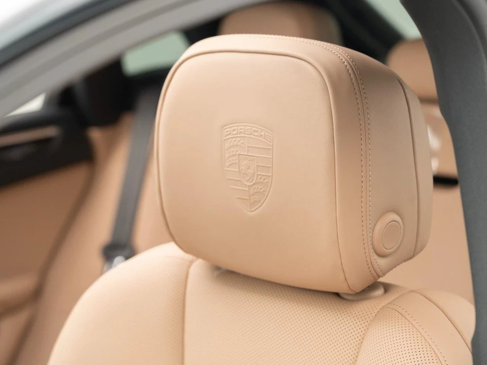 2026 Porsche Macan Electric - Image 16 of 28