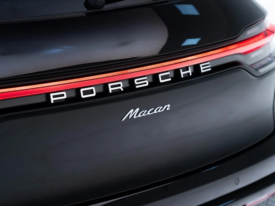 2026 Porsche Macan Electric - Image 13 of 28