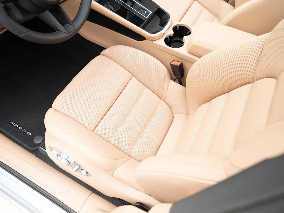 2026 Porsche Macan Electric - Image 15 of 28