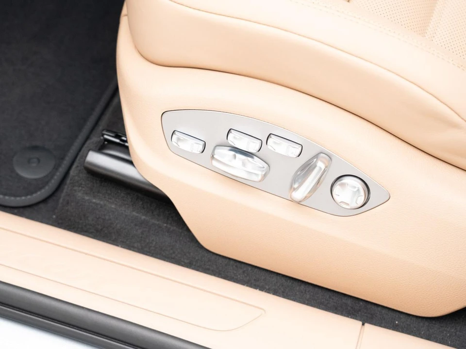 2026 Porsche Macan Electric - Image 14 of 28