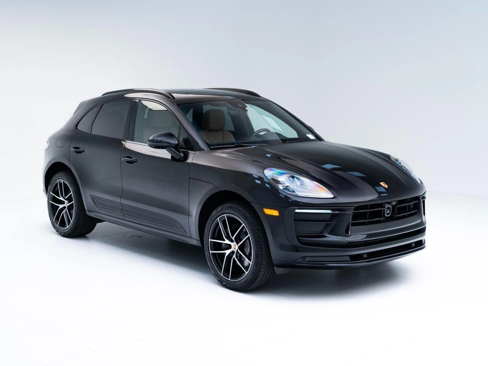 2026 Porsche Macan Electric - Image 7 of 28