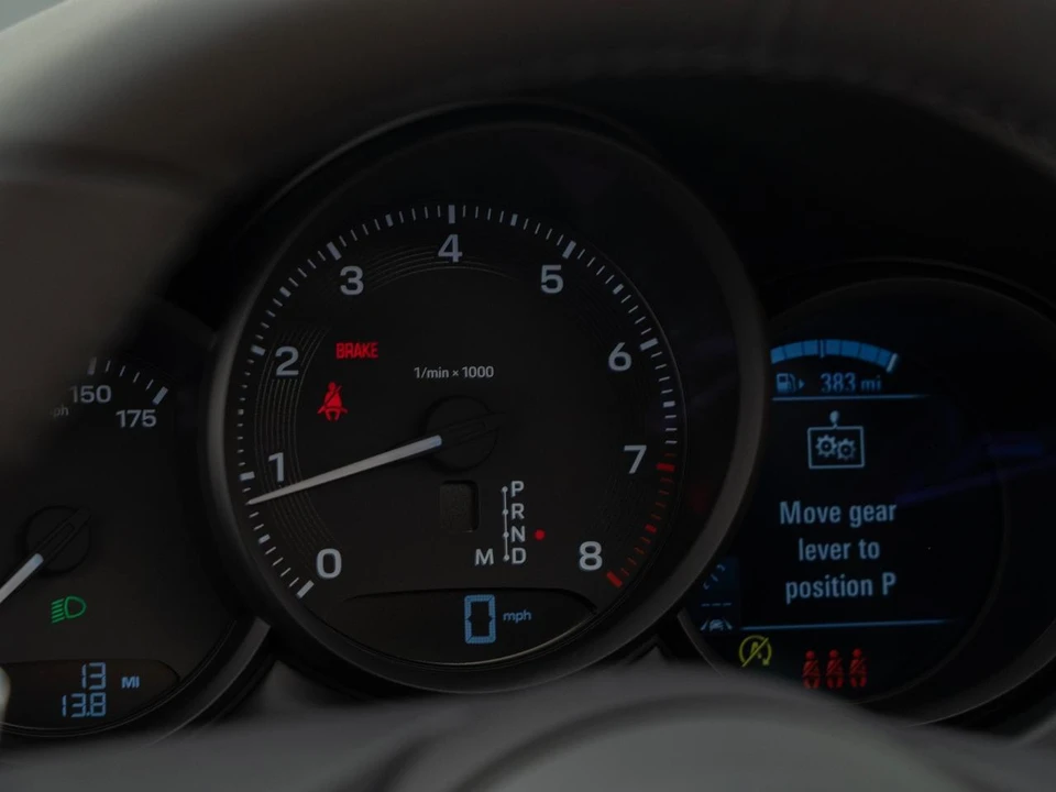 2026 Porsche Macan Electric - Image 20 of 28
