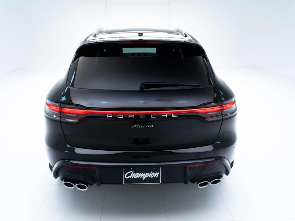 2026 Porsche Macan Electric - Image 10 of 28