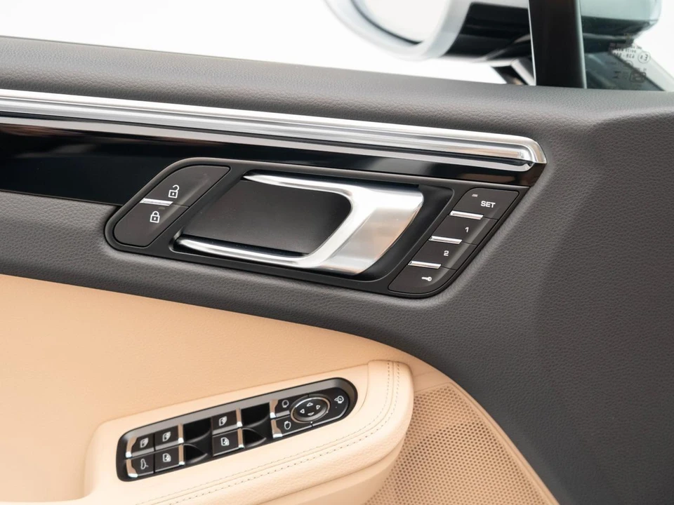 2026 Porsche Macan Electric - Image 18 of 28