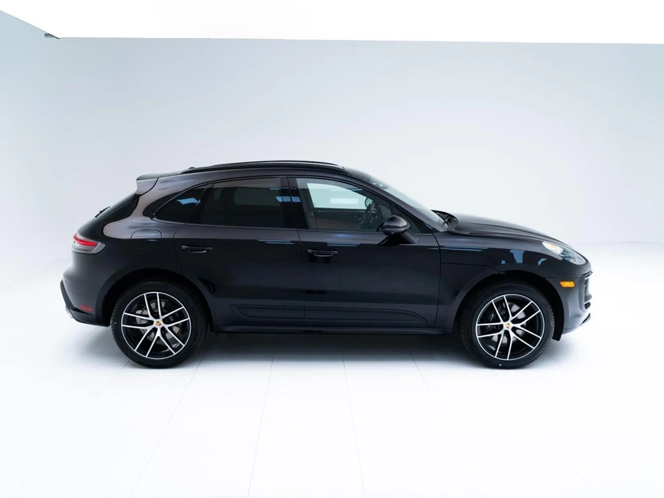 2026 Porsche Macan Electric - Image 8 of 28