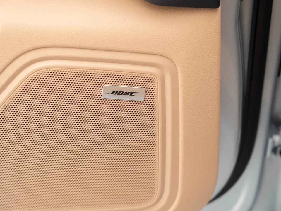 2026 Porsche Macan Electric - Image 19 of 28