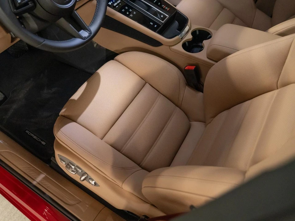 2026 Porsche Macan Electric - Image 14 of 29