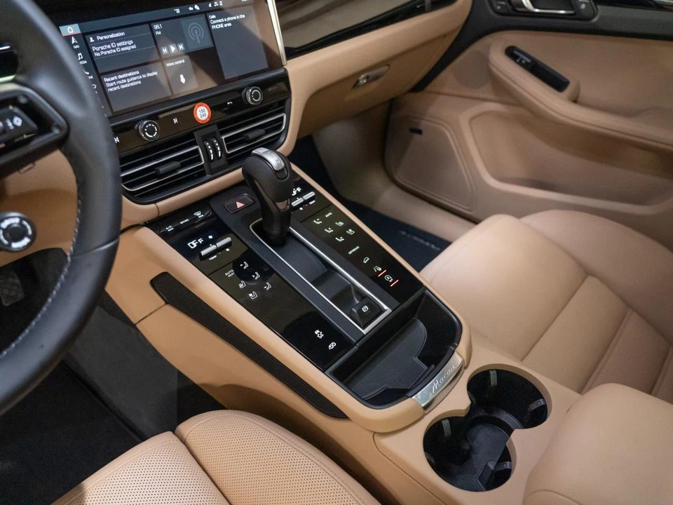 2026 Porsche Macan Electric - Image 22 of 29