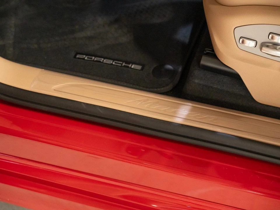 2026 Porsche Macan Electric - Image 12 of 29