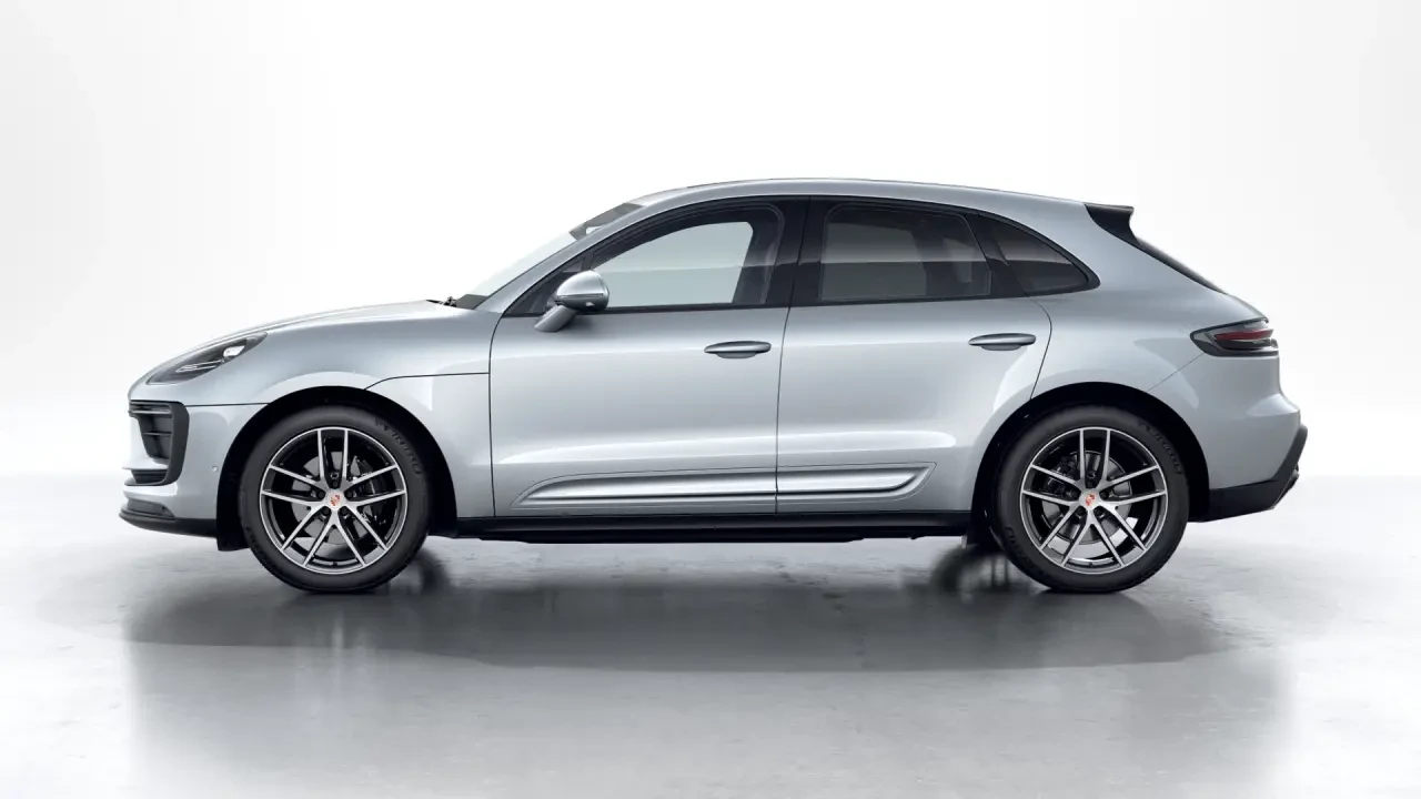 2026 Porsche Macan - Image 16 of 30