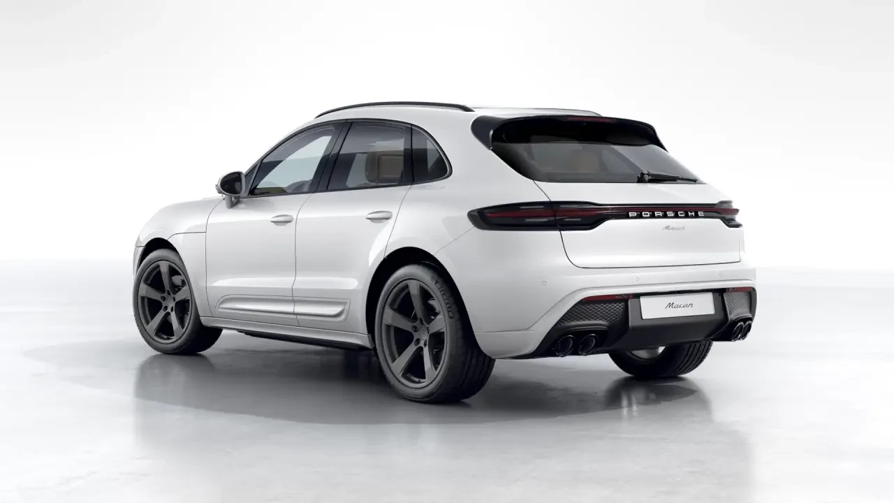 2026 Porsche Macan - Image 24 of 30