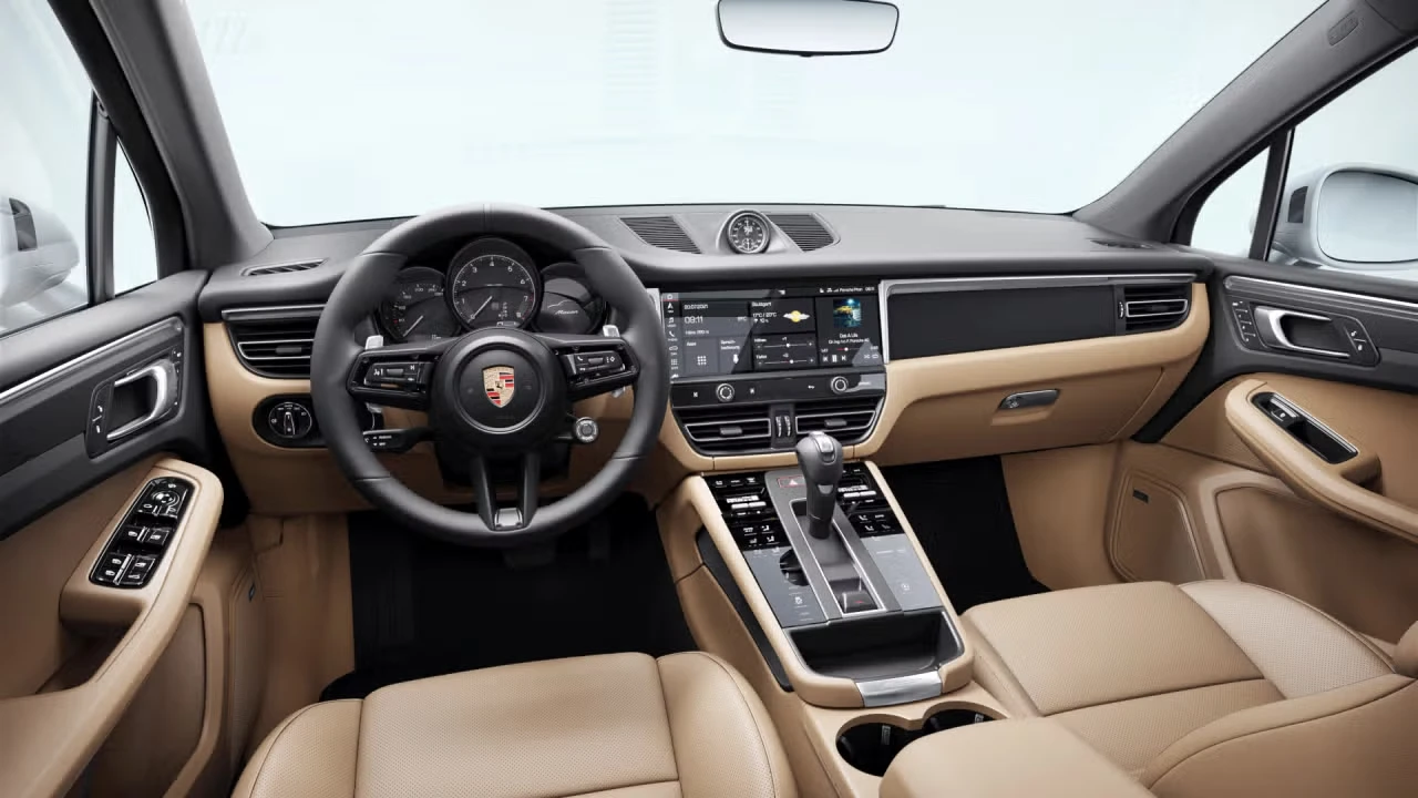 2026 Porsche Macan - Image 28 of 30
