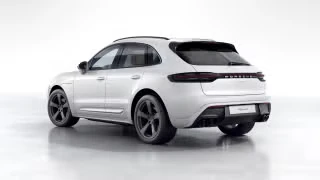 2026 Porsche Macan - Image 17 of 30