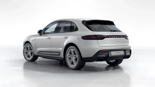 2026 Porsche Macan - Image 22 of 30