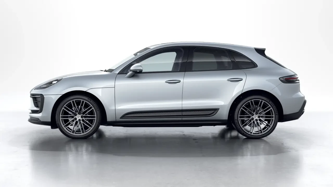 2026 Porsche Macan - Image 16 of 30