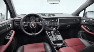 2026 Porsche Macan - Image 25 of 31