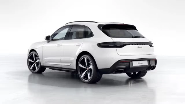 2026 Porsche Macan - Image 18 of 30
