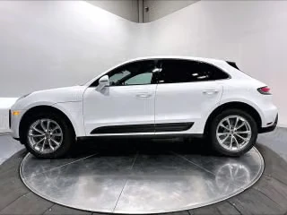 2026 Porsche Macan Electric - Image 9 of 31