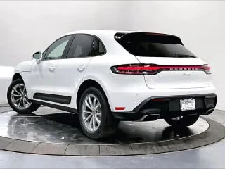 2026 Porsche Macan Electric - Image 17 of 31