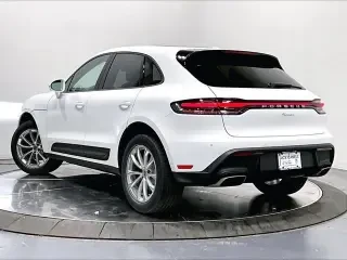 2026 Porsche Macan Electric - Image 21 of 31