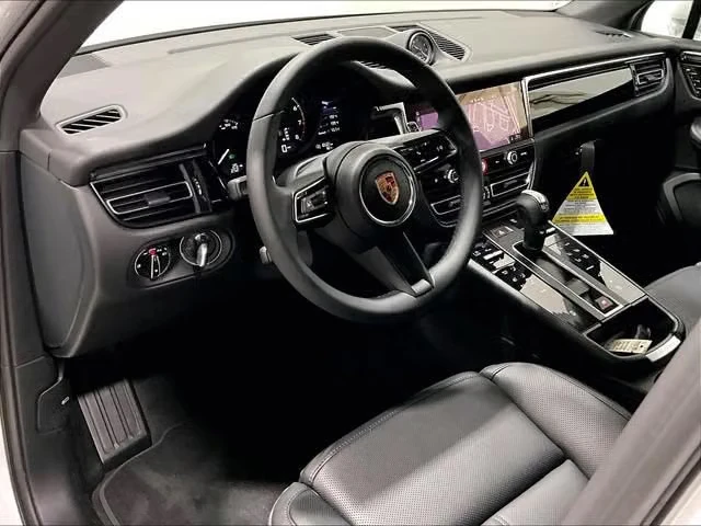 2026 Porsche Macan Electric - Image 27 of 31