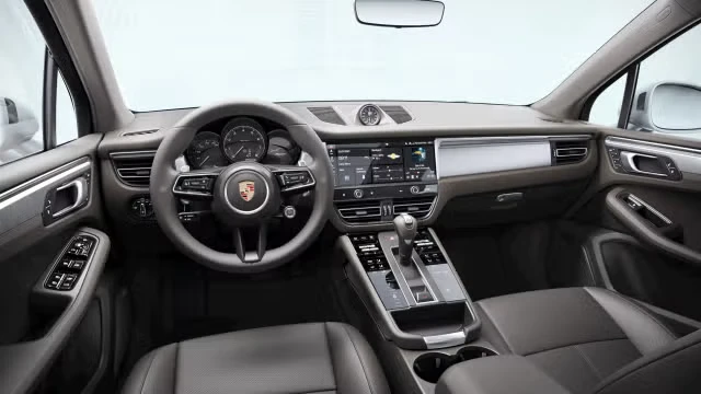 2026 Porsche Macan - Image 26 of 30