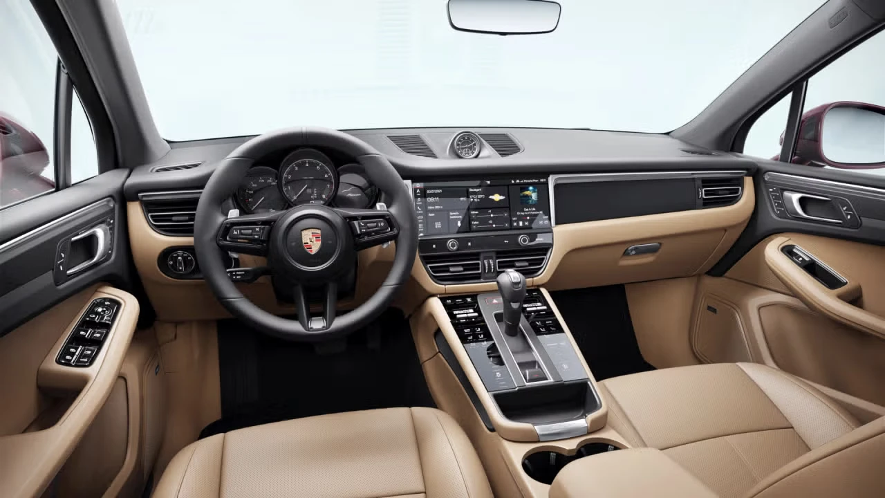 2026 Porsche Macan - Image 28 of 30