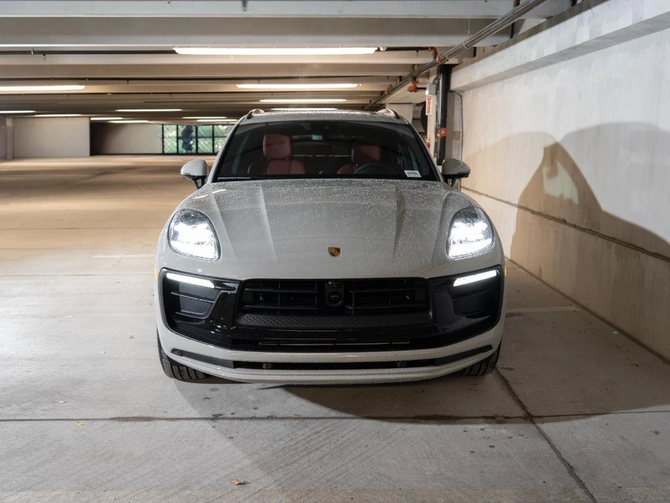 2026 Porsche Macan Electric - Image 6 of 28