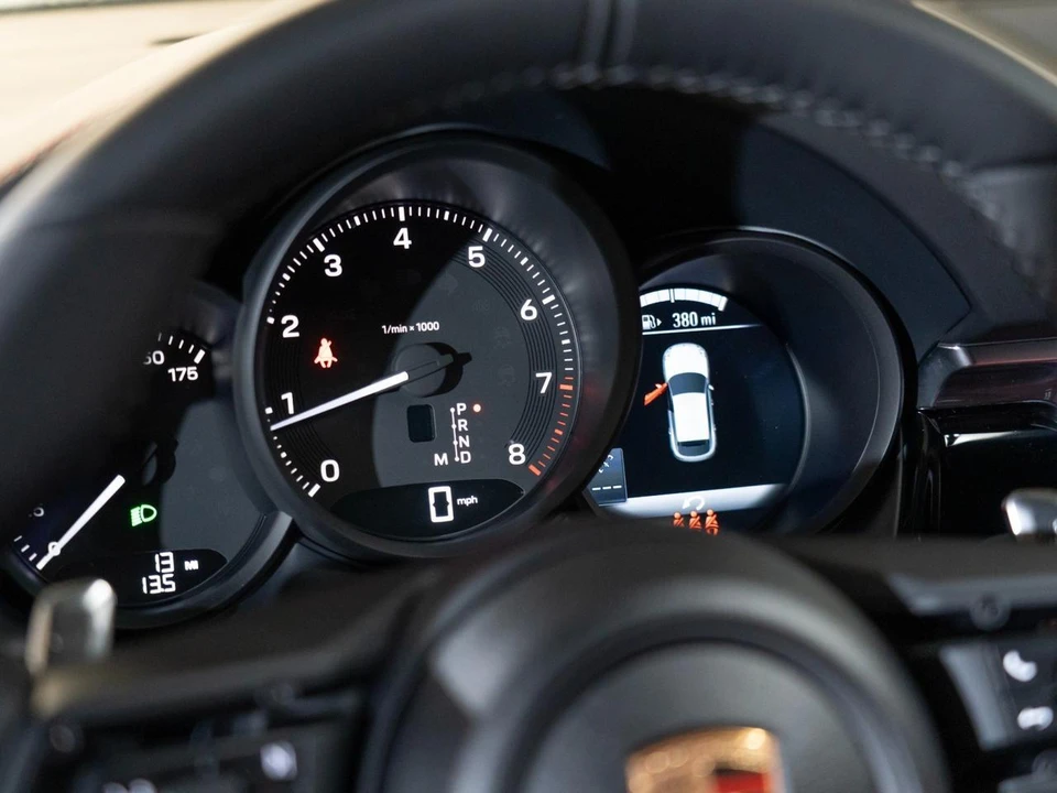 2026 Porsche Macan Electric - Image 19 of 28