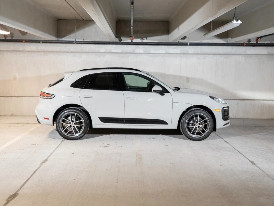 2026 Porsche Macan Electric - Image 8 of 28