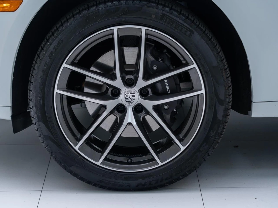 2026 Porsche Macan - Image 13 of 31