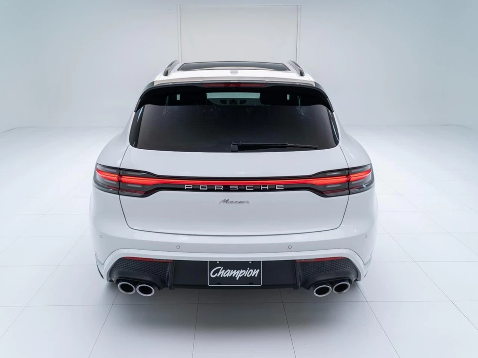 2026 Porsche Macan - Image 11 of 31