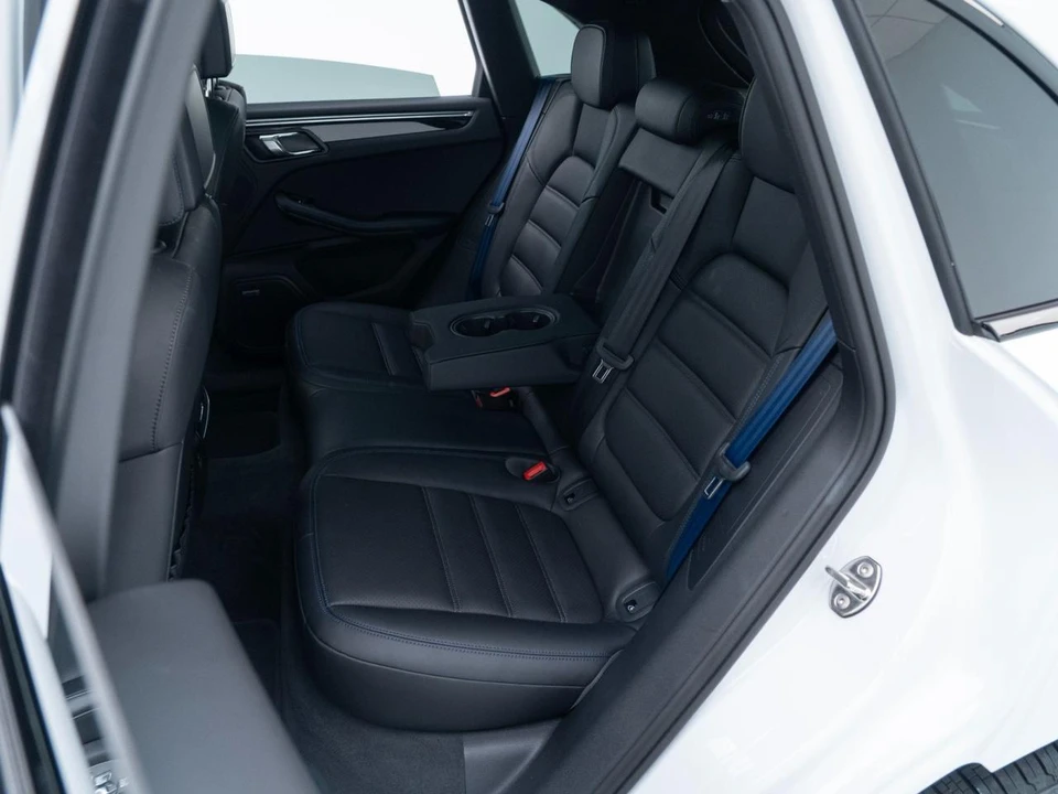 2026 Porsche Macan - Image 31 of 31