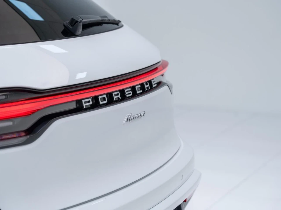 2026 Porsche Macan - Image 15 of 31