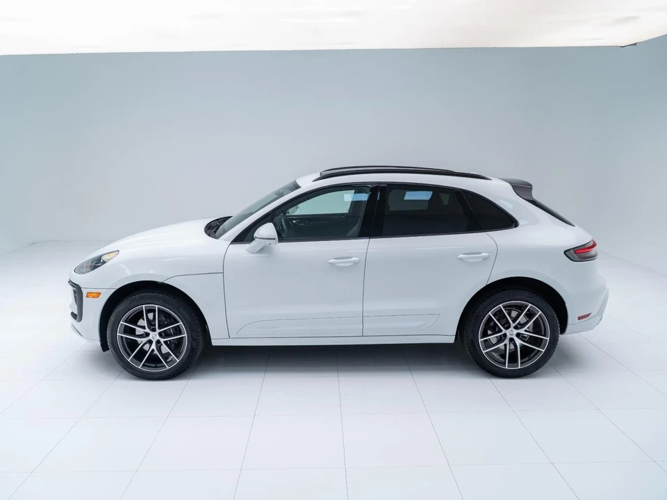 2026 Porsche Macan - Image 3 of 31