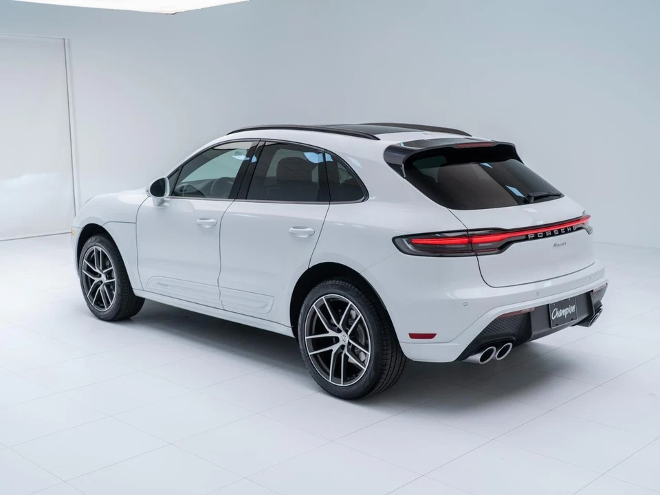 2026 Porsche Macan - Image 4 of 31