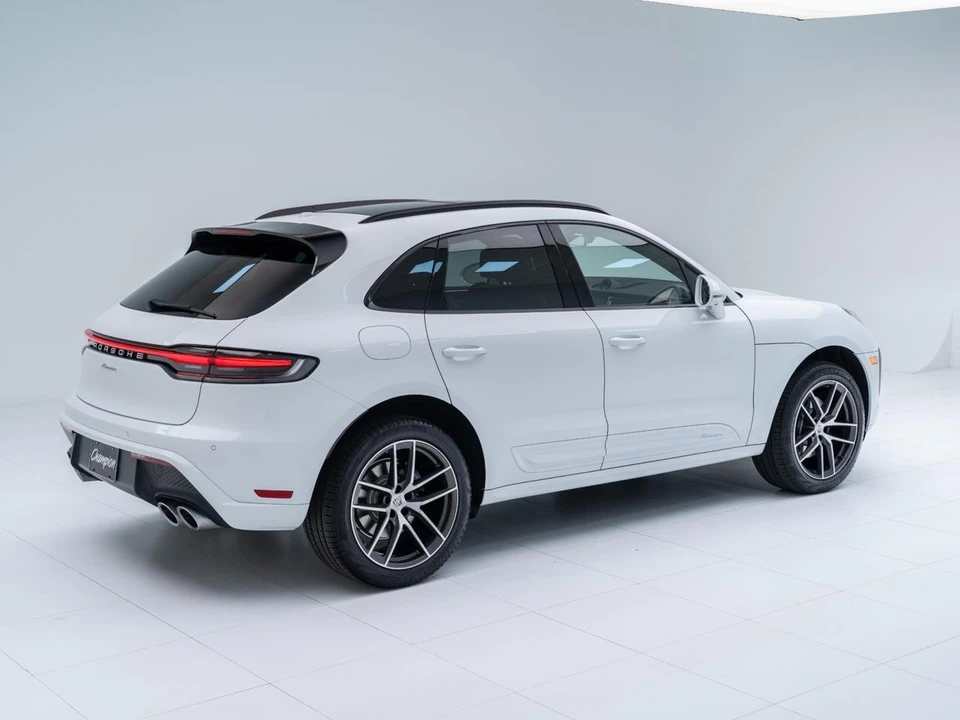 2026 Porsche Macan - Image 10 of 31