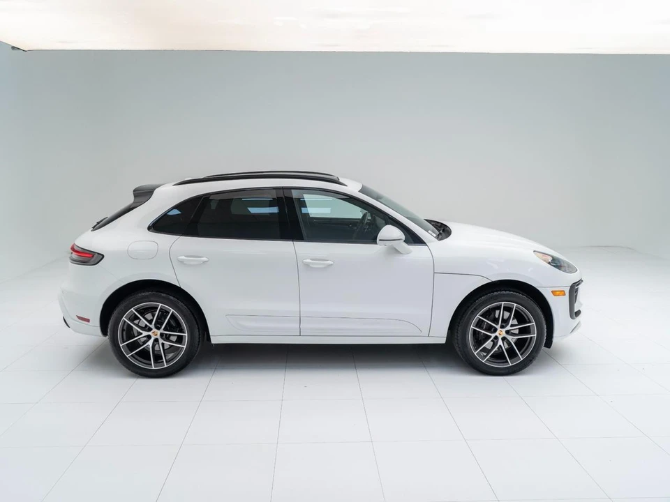 2026 Porsche Macan Electric - Image 9 of 31