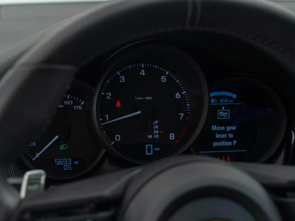 2026 Porsche Macan Electric - Image 22 of 31
