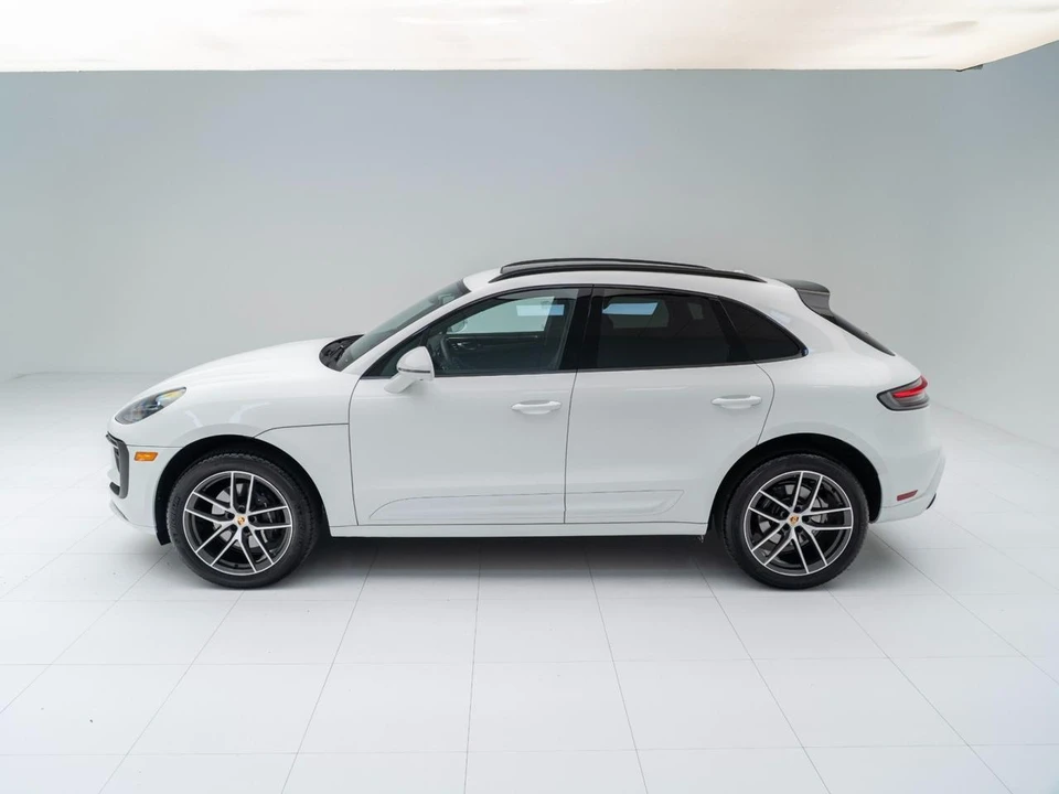 2026 Porsche Macan Electric - Image 3 of 31
