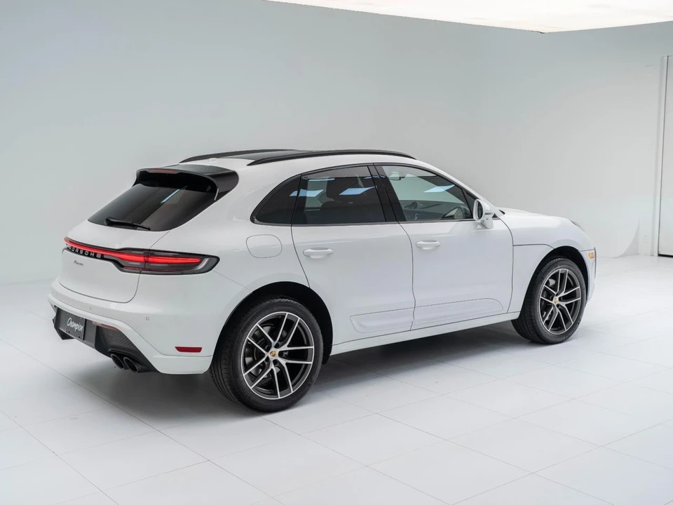 2026 Porsche Macan Electric - Image 10 of 31