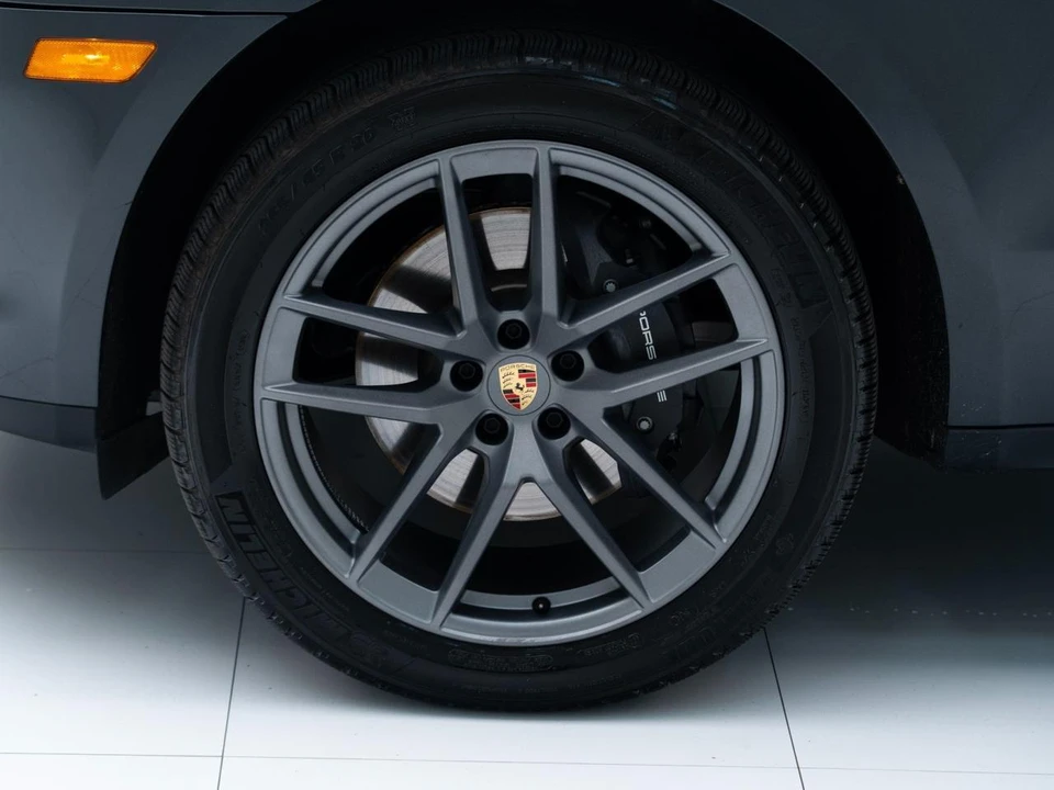 2026 Porsche Macan - Image 13 of 31