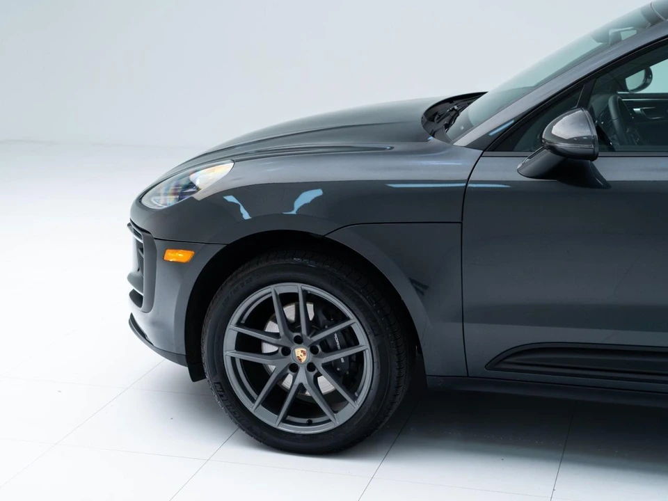 2026 Porsche Macan - Image 12 of 31