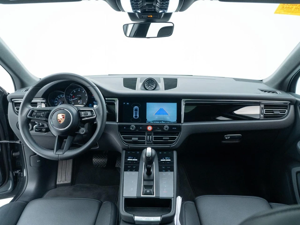 2026 Porsche Macan - Image 31 of 31