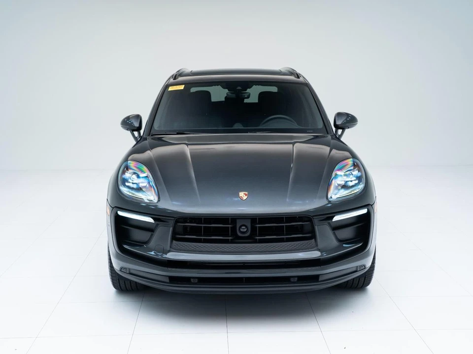 2026 Porsche Macan - Image 7 of 31