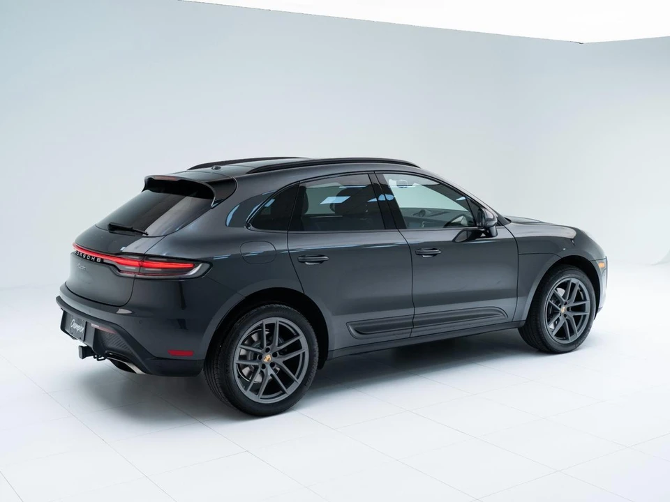 2026 Porsche Macan - Image 10 of 31