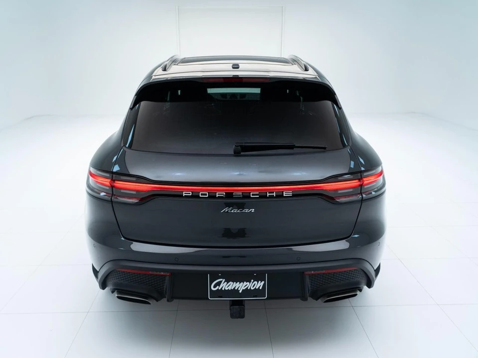 2026 Porsche Macan - Image 11 of 31