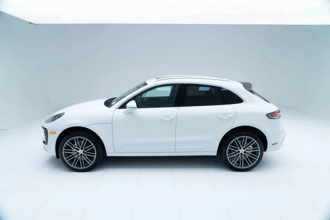 2026 Porsche Macan Electric - Image 2 of 5