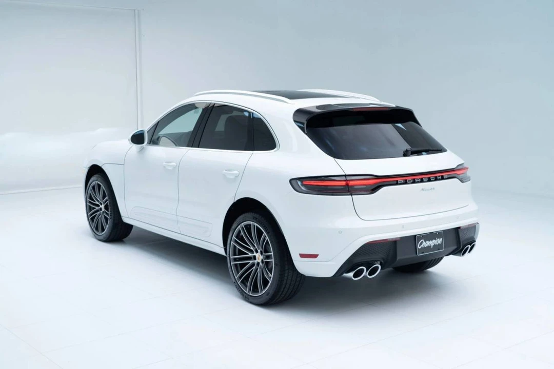 2026 Porsche Macan Electric - Image 3 of 5