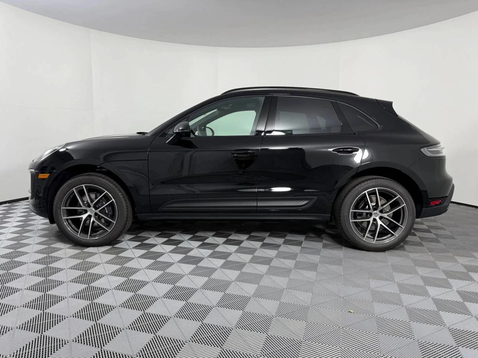 2026 Porsche Macan Electric - Image 2 of 5